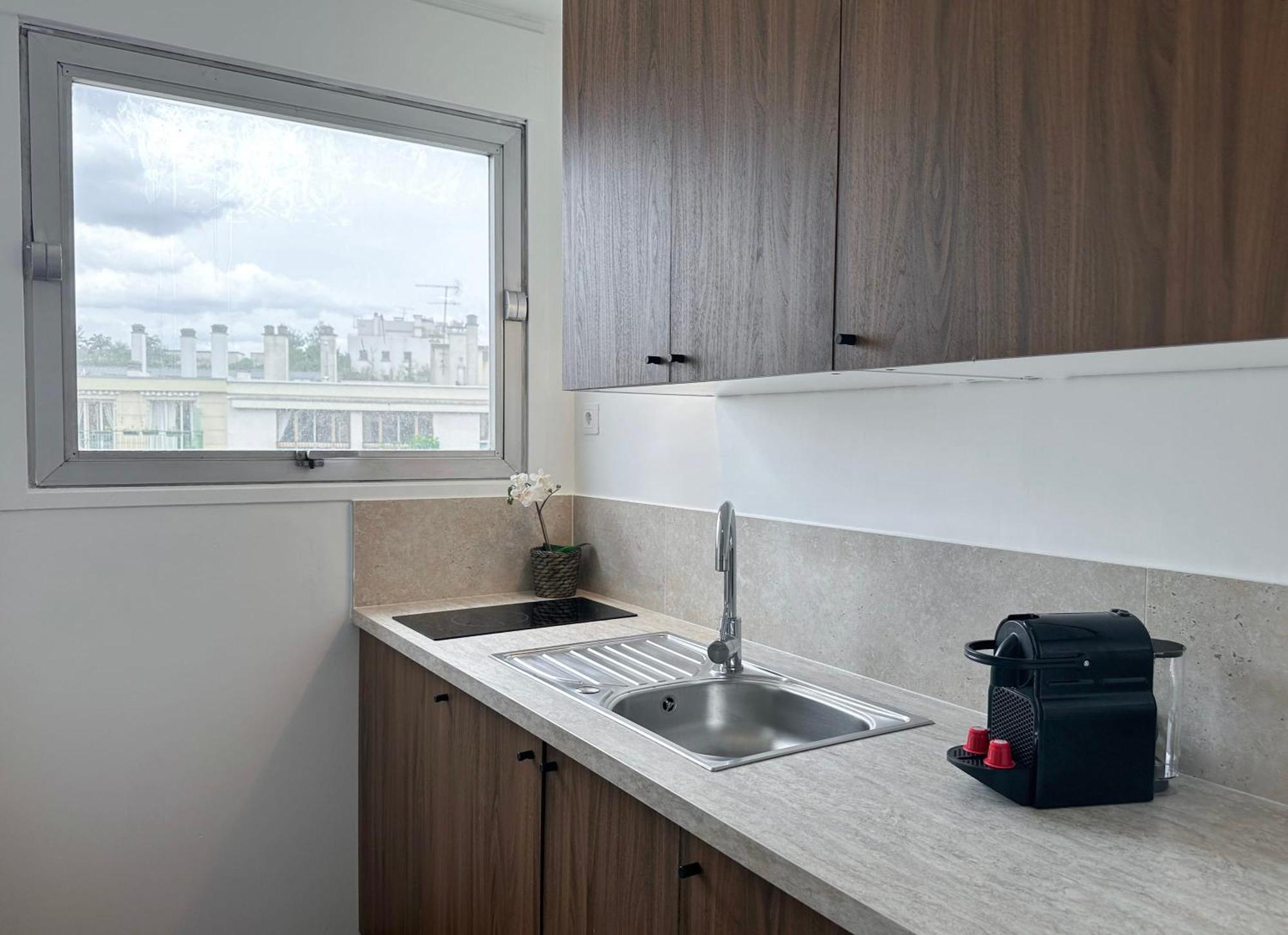 Brand-New Studio With Eiffel Tower View Parijs Buitenkant foto